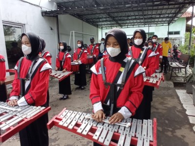 GROUP MARCHINGBAND SMK CENDEKIA WANASARI
